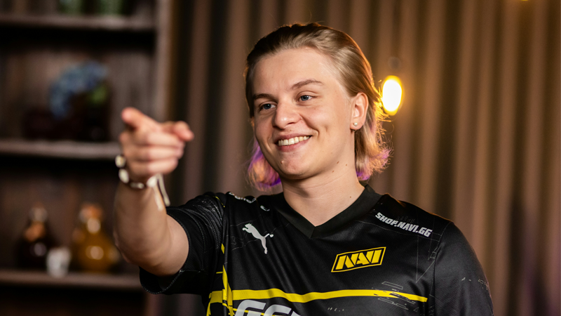 常被逼入窄 常被逼入窄