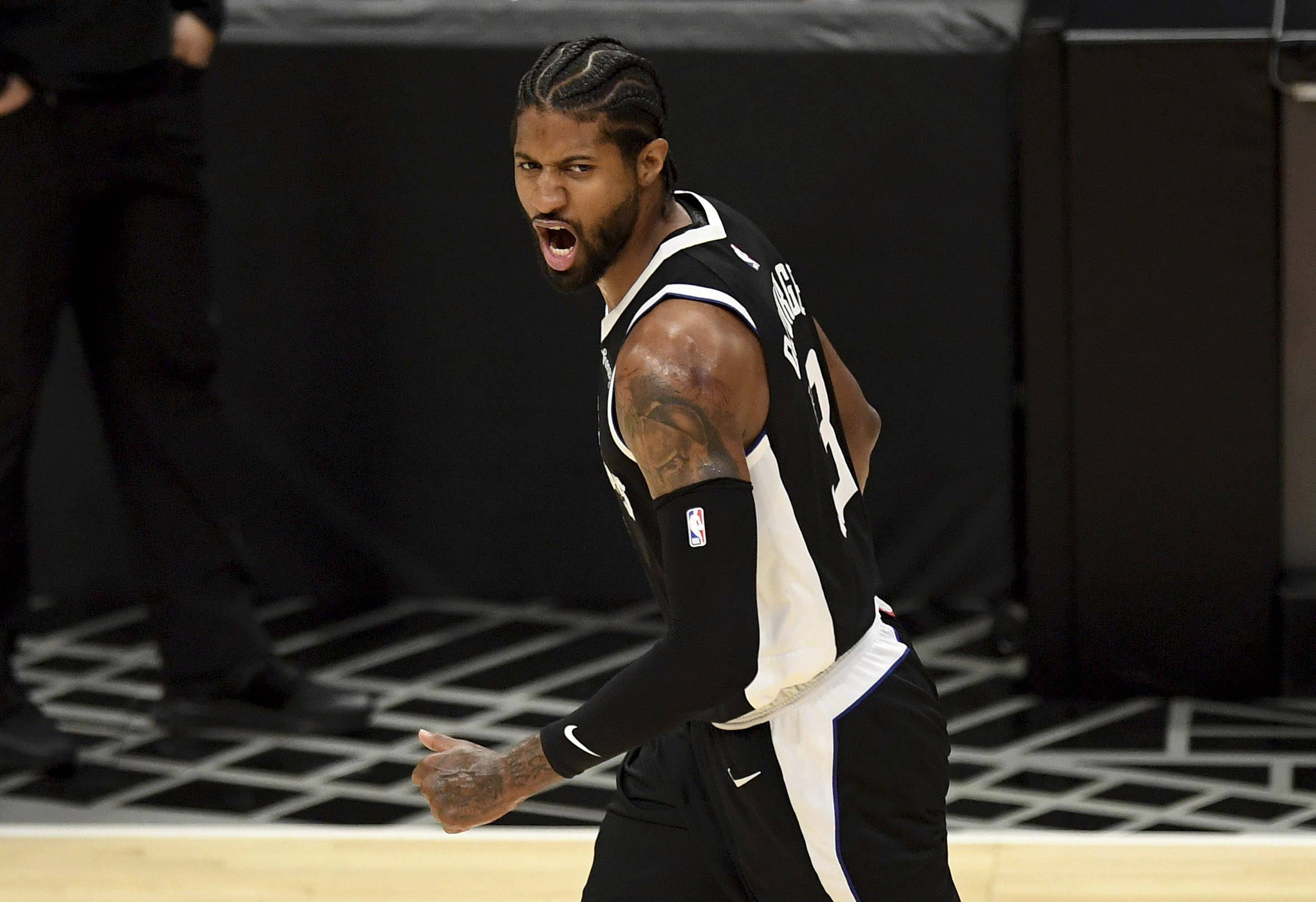 当队友牵制 当队友牵制